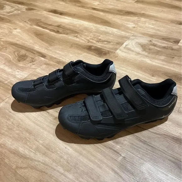 Black Cycling Shoes