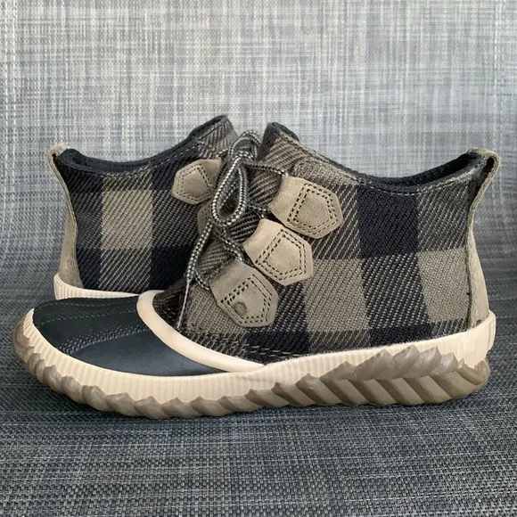 Sorel Out 'N About Plus Alpine Plaid waterproof boots winter shoes women’s 5.5