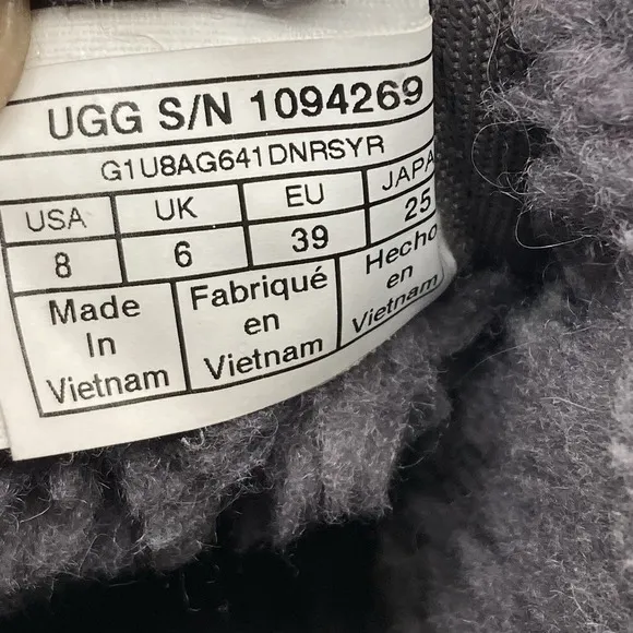 UGG Neumel Boots Mens Size 8 Gray Sheepskin Ankle Boots Chukka FD1121E